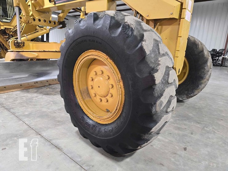 2004-caterpillar-140h-image-29