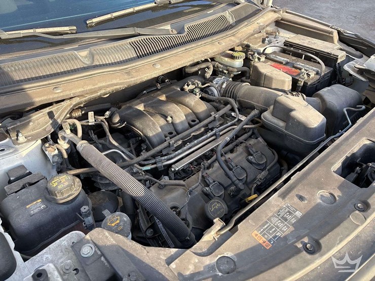 2016-ford-explorer-image-8