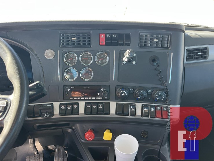 2024-kenworth-t880-image-10