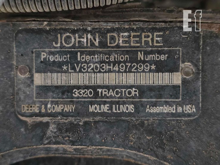 john-deere-3320-image-30