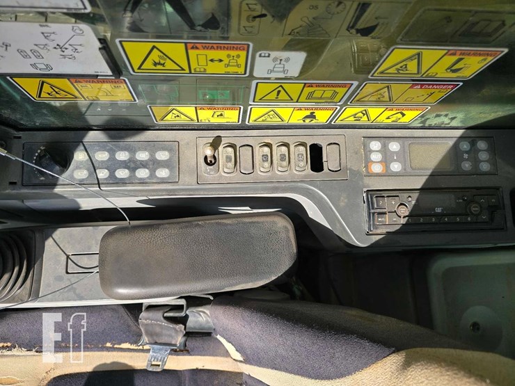 2016-caterpillar-349fl-image-15