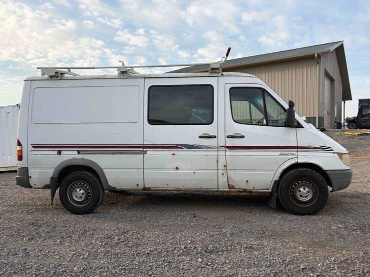 2006-freightliner-2500-hc-sprinter-van-image-4