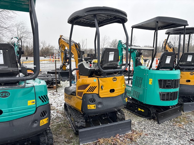 #2008-•-unused-qk18r-mini-excavator-image-4