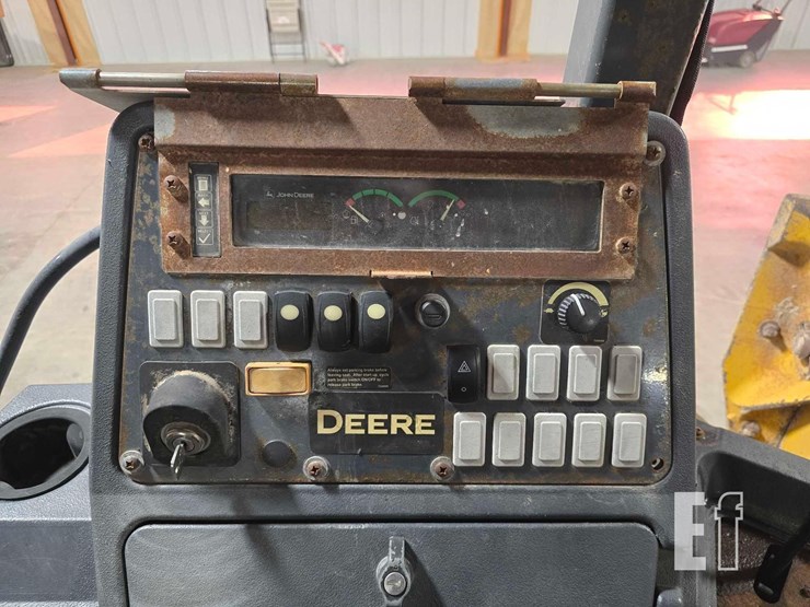 2015-deere-310l-ep-image-18