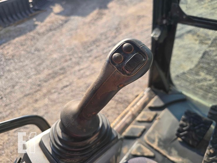 2018-caterpillar-325flcr-image-18