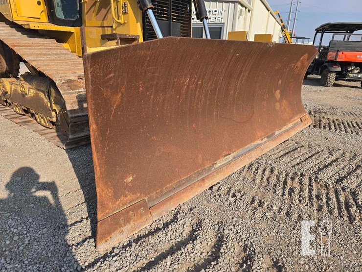 2012-caterpillar-d6t-xw-image-10