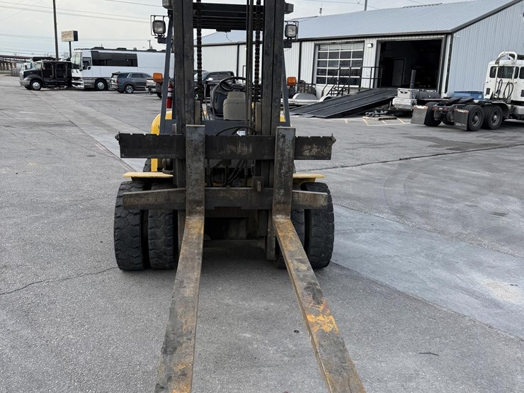 komatsu-fd70-8-image-2