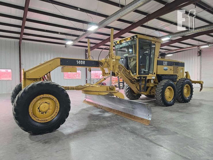 2004-caterpillar-140h-image-1