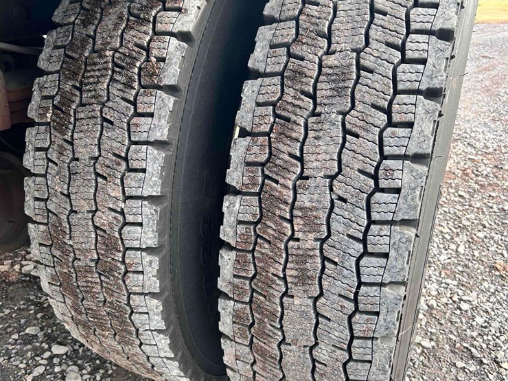 2015-freightliner-box-truck-image-11