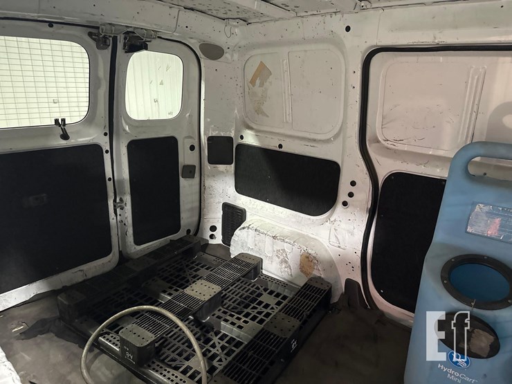 2016-nissan-nv200-image-15