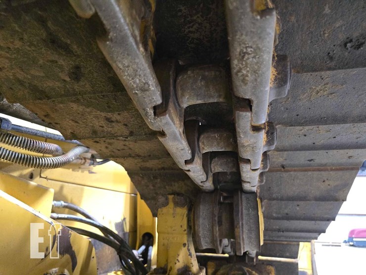 2013-caterpillar-d6n-lgp-image-30