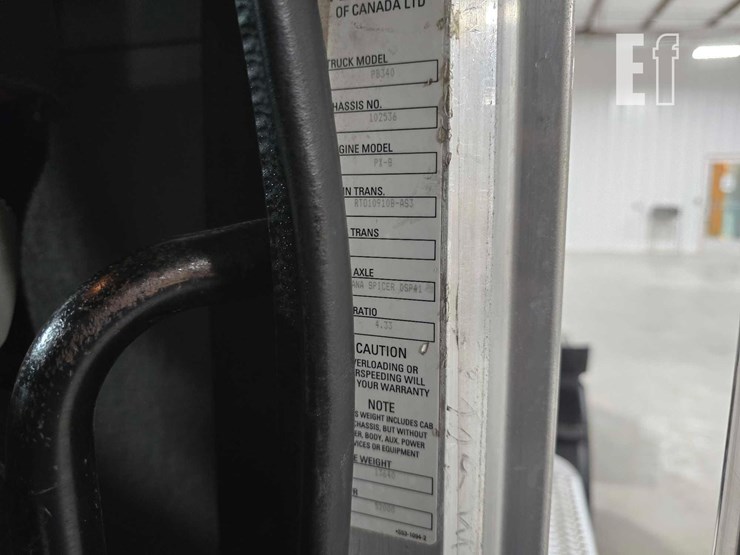 2010-peterbilt-340-image-28