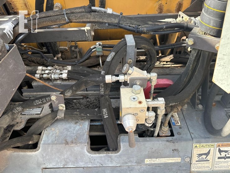 2018-volvo-p7110b-image-19