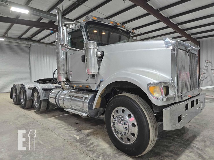 2004-international-paystar-5900-image-2