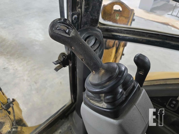 2010-caterpillar-420e-it-image-19