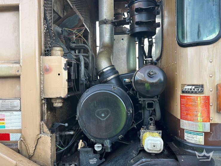 2018-peterbilt-320-image-9