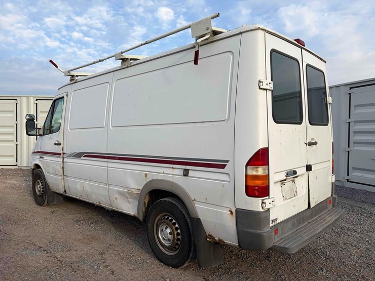 2006-freightliner-2500-hc-sprinter-van-image-7