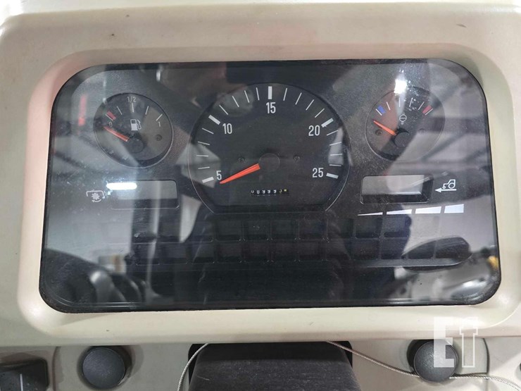 2005-massey-ferguson-5455-image-21