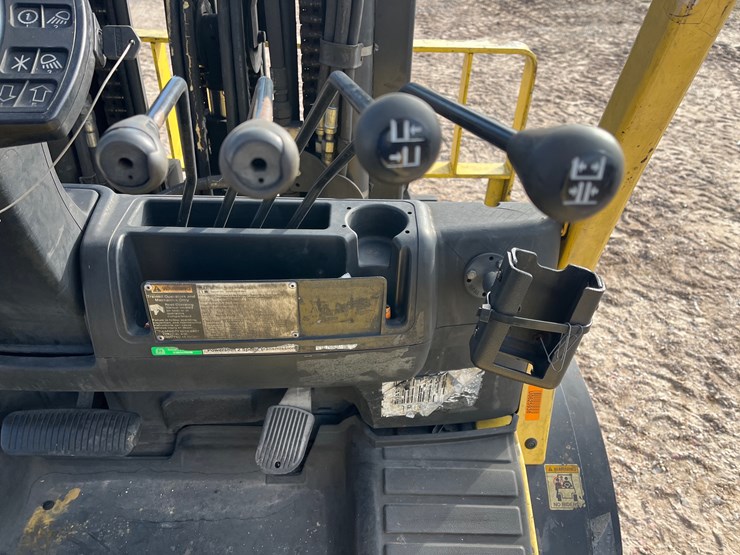 #8-•-hyster-120-fortis-forklift-image-12