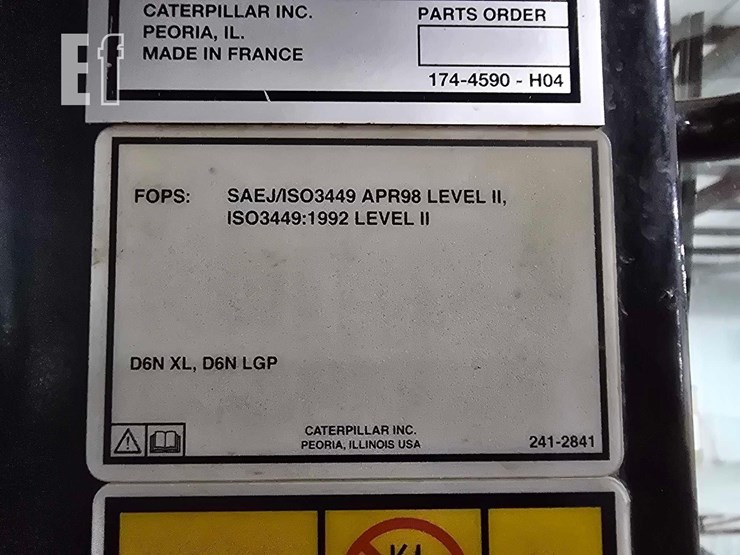 2016-caterpillar-d6n-lgp-image-27