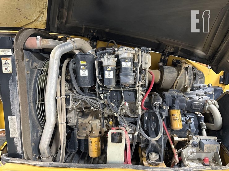 2017-caterpillar-tl1055d-image-20