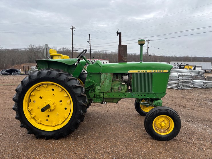 john-deere-3020-image-4
