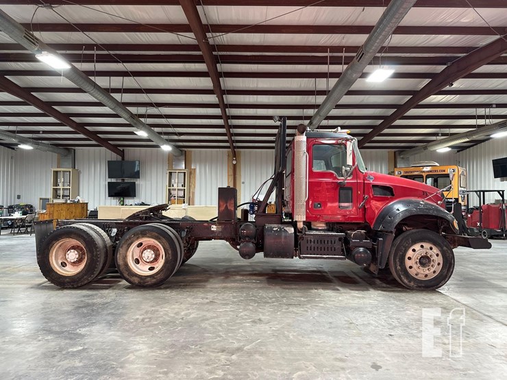 2012-mack-granite-gu713-image-6