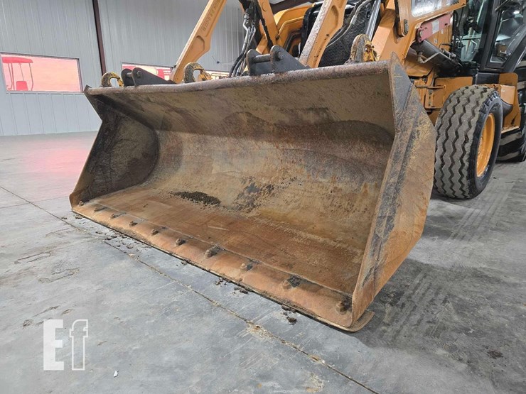 2013-case-580n-image-12