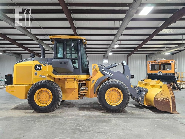 2022-deere-444-p-tier-image-6