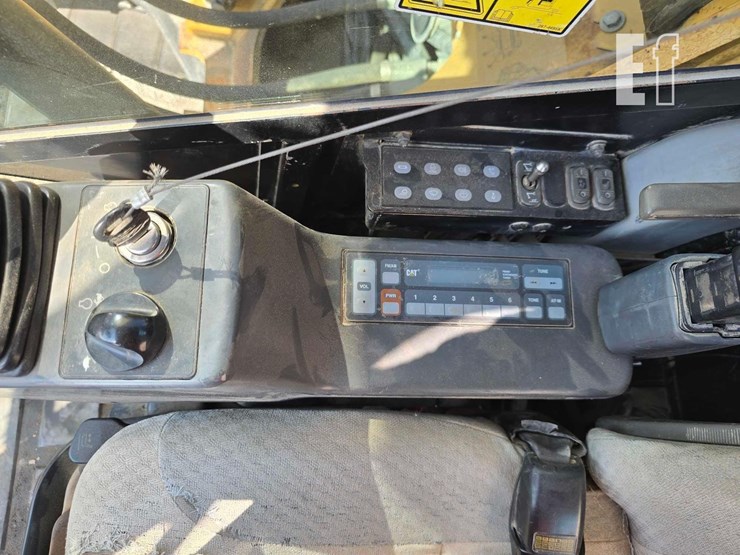 2011-caterpillar-321d-lcr-image-15