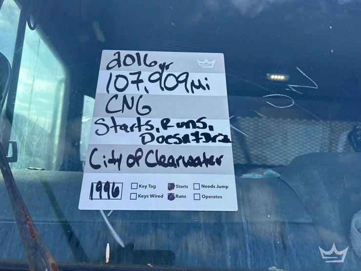 2018-peterbilt-320-image-32