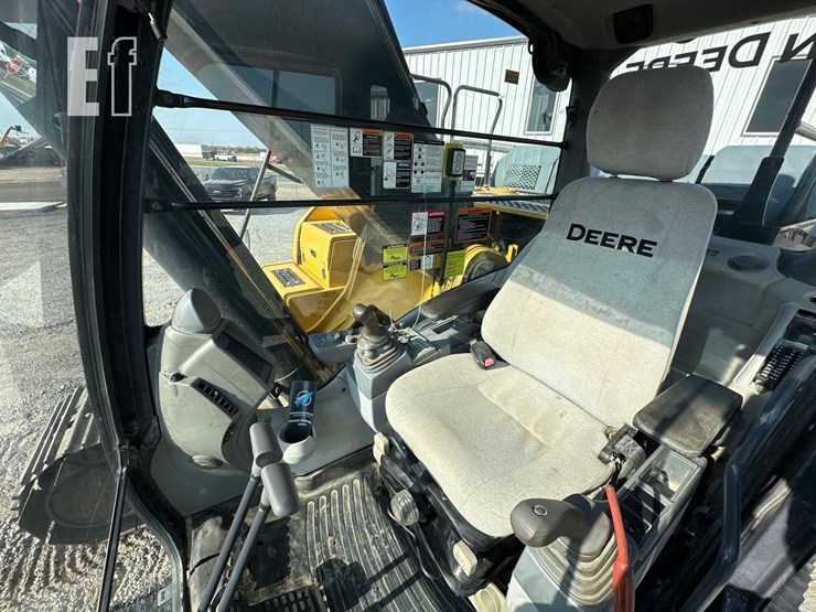 2018-deere-350g-lc-image-15