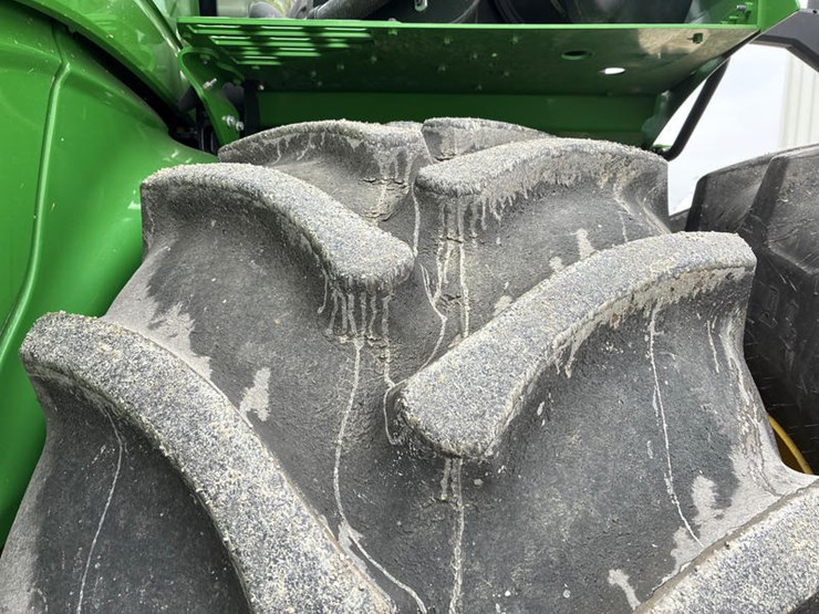 2024-john-deere-9r-590-image-44