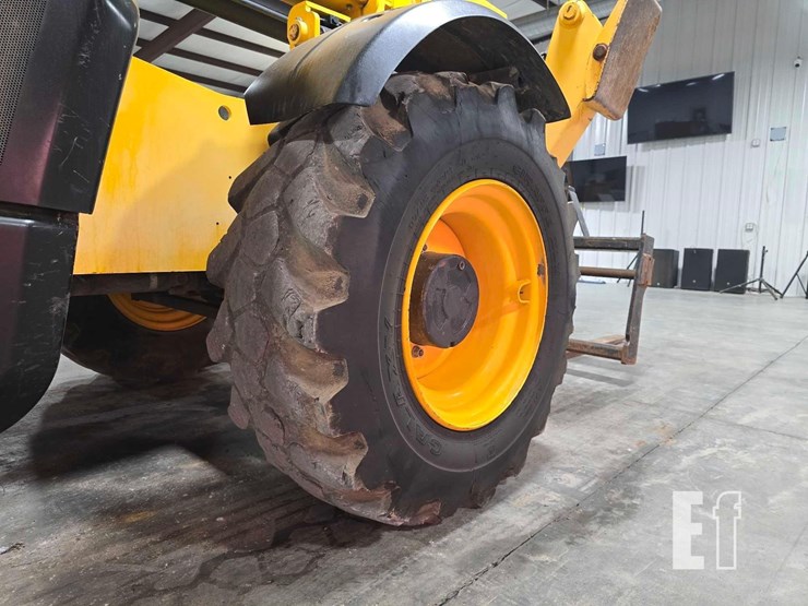 2017-jcb-510-56-image-26