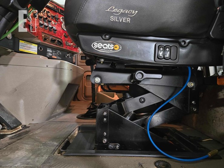 2004-international-paystar-5900-image-25