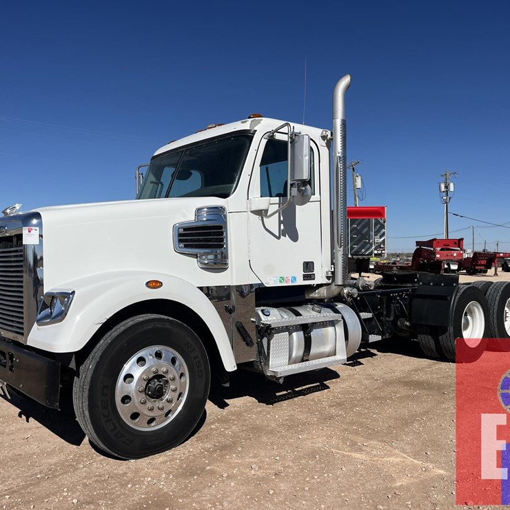 2021 FREIGHTLINER CORONADO 122 SD
