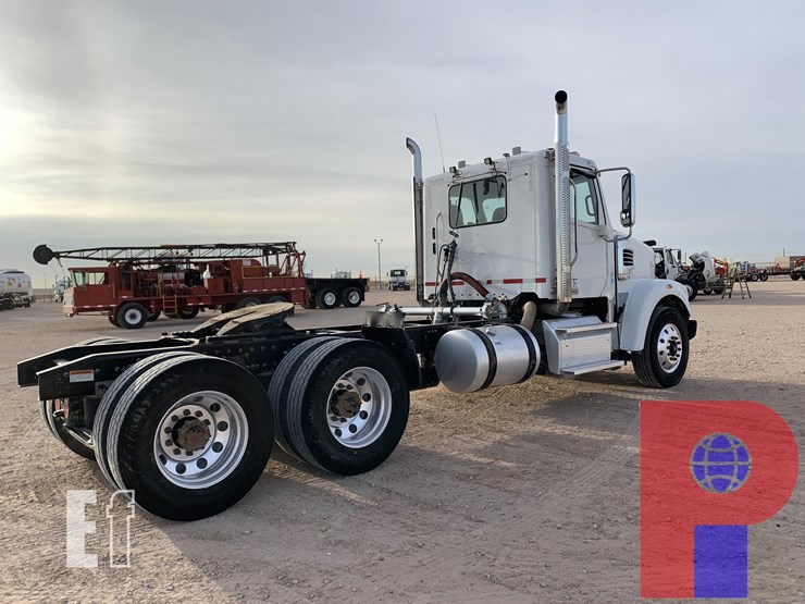 2021-freightliner-coronado-122-sd-image-4