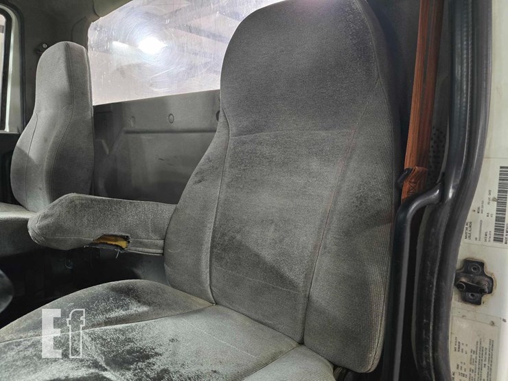 2017-international-transtar-8600-image-11