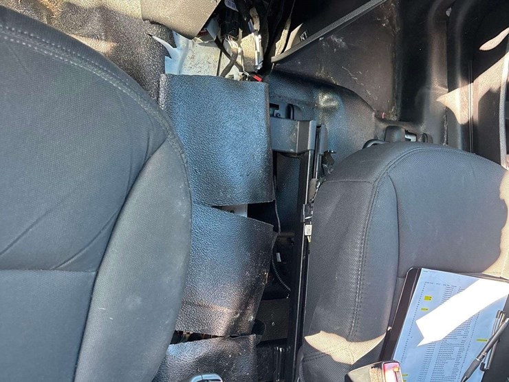 2017-ford-explorer-image-13