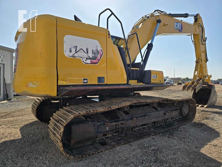 2020-caterpillar-323-image-3
