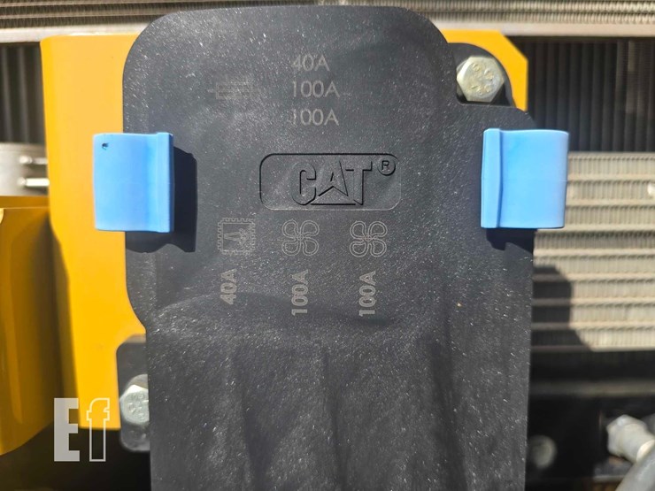 2020-caterpillar-323-image-36