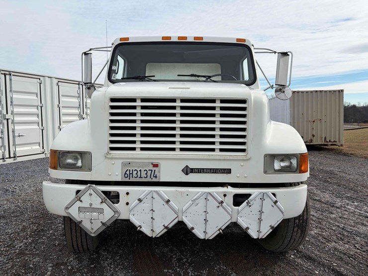 international-4900-image-2