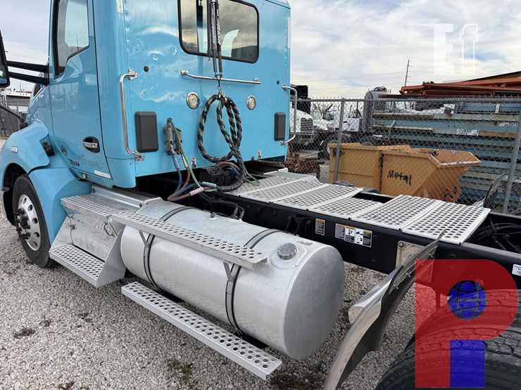 2019-kenworth-t680-image-8