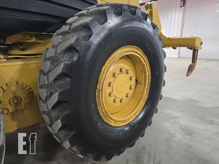 2004-caterpillar-140h-image-28