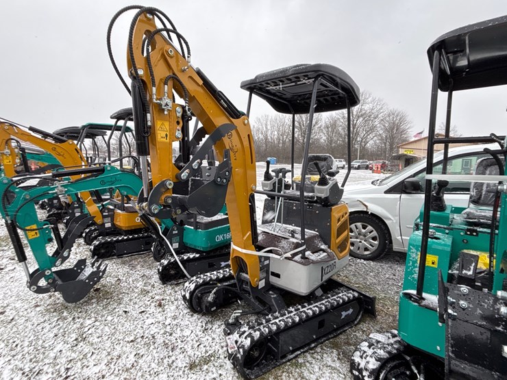 #2013-•-unused-xz20r-mini-excavator-image-1