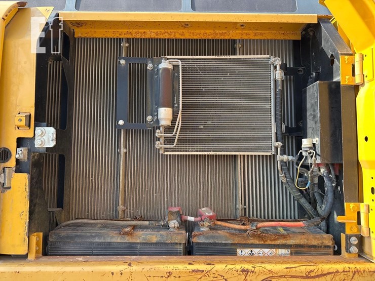 2018-deere-350g-lc-image-25