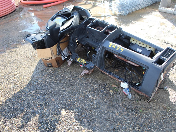 2013-dodge-1500-image-2