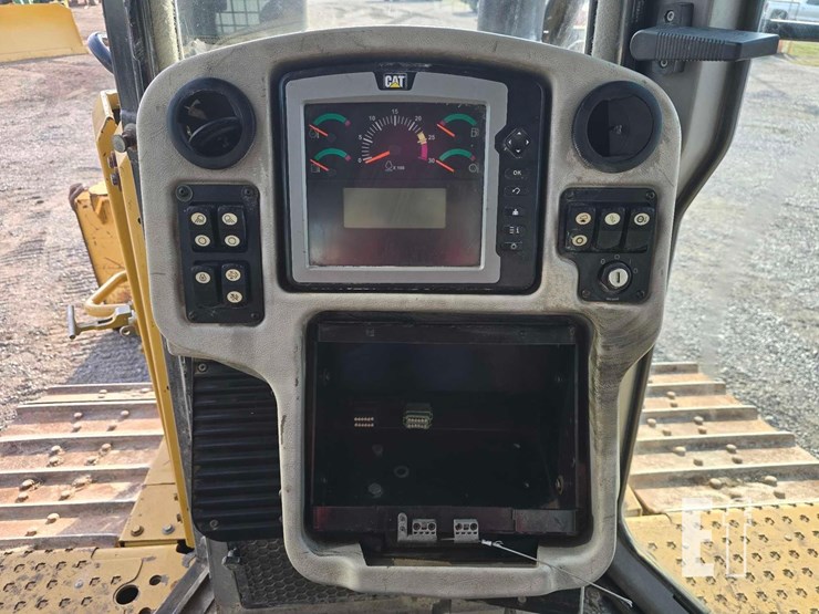 2012-caterpillar-d6t-xw-image-14