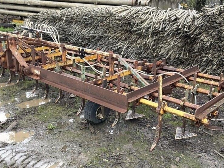 custom-3-pt-5-row-60"-cultivator-image-1