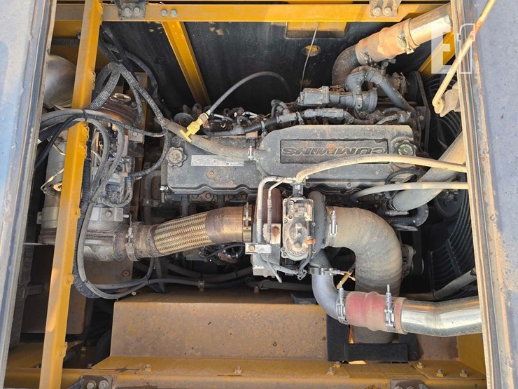 2022-xcmg-xe210u-image-27